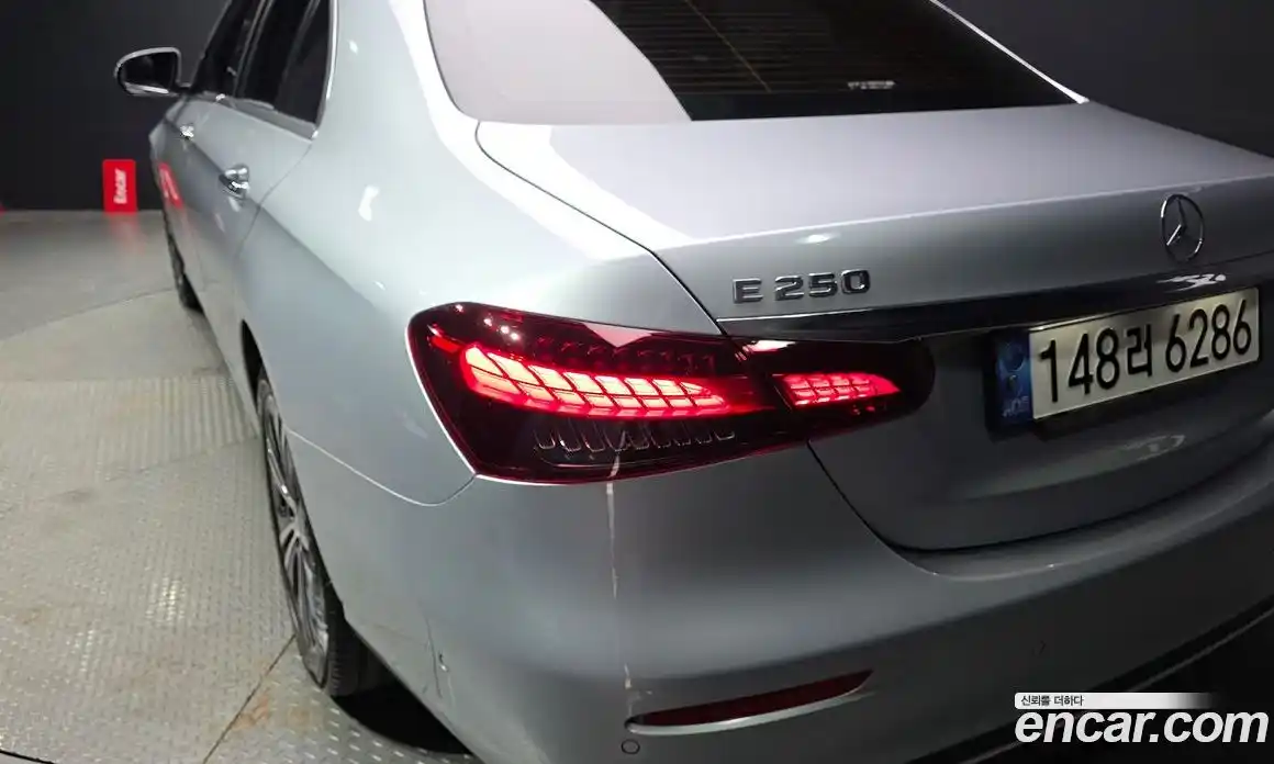 Mercedes-Benz E-Class 2022 2.0 гидро, фото 9