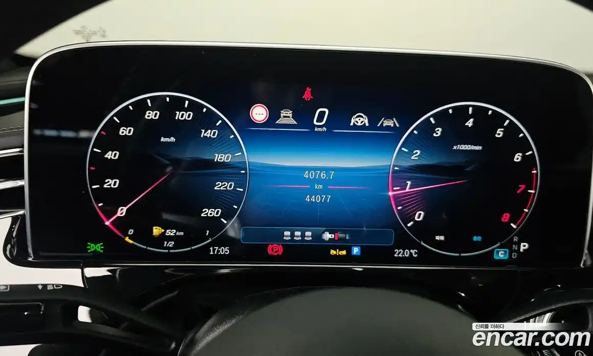 Mercedes-Benz E-Class 2024 2.0 гидро, фото 11