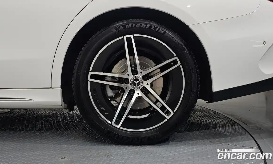 Mercedes-Benz E-Class 2024 2.0 гидро, фото 7