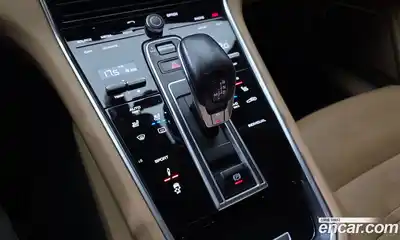 Porsche Panamera 2018 3.0 автомат (гидро), миниатюра 9