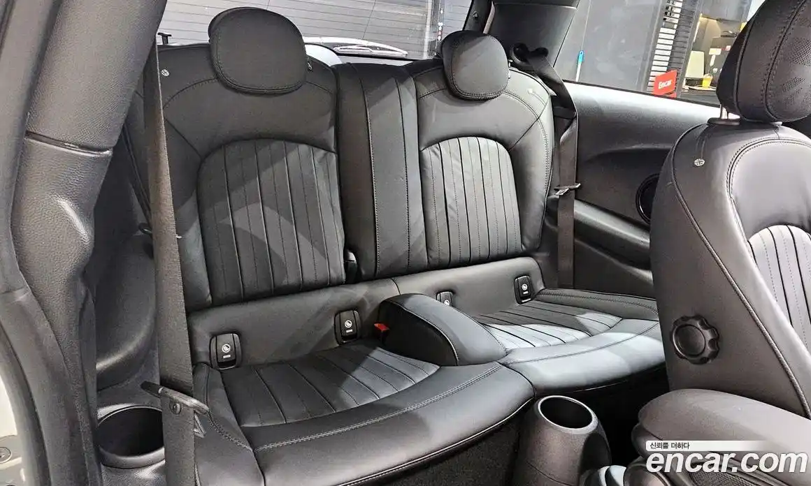 Mini Cooper 2024 2.0 автомат (гидро), фото 11