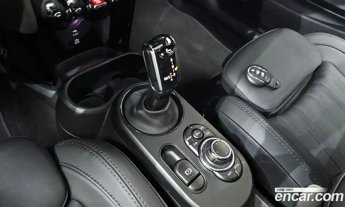 Mini Cooper 2024 2.0 автомат (гидро), фото 9