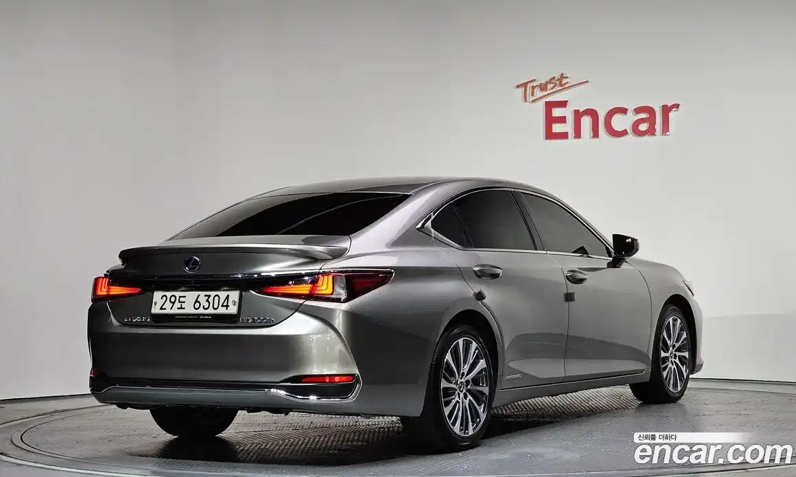 Lexus ES 2019 2.5 гидро, фото 2