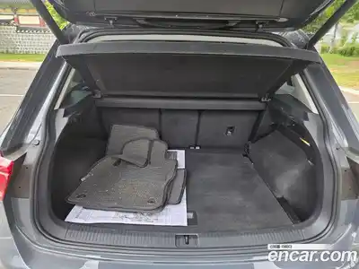 Volkswagen Tiguan 2021 2.0 автомат (гидро), миниатюра 12