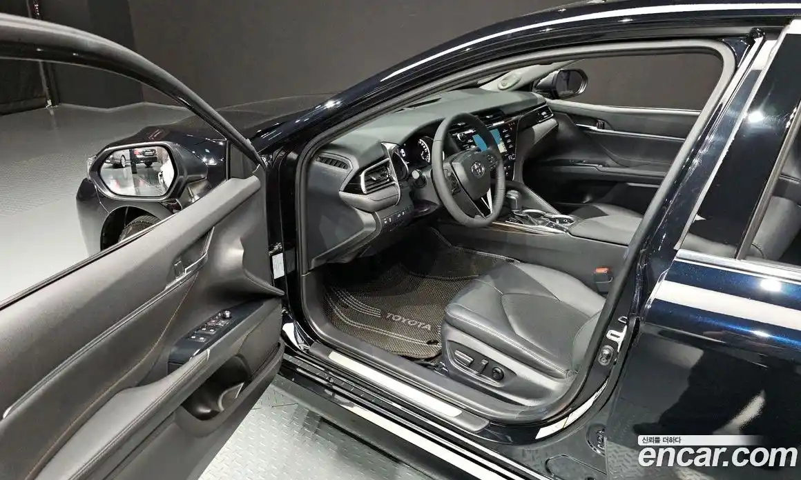 Toyota Camry 2018 2.5 гидро, фото 13