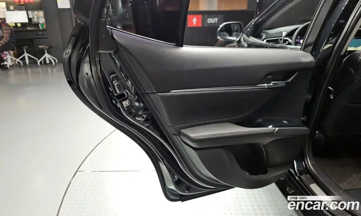 Toyota Camry 2018 2.5 гидро, фото 15