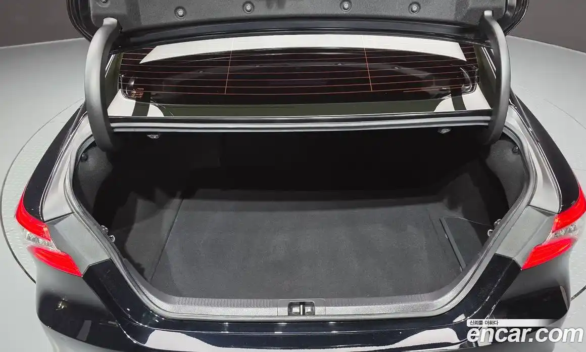 Toyota Camry 2018 2.5 гидро, фото 26