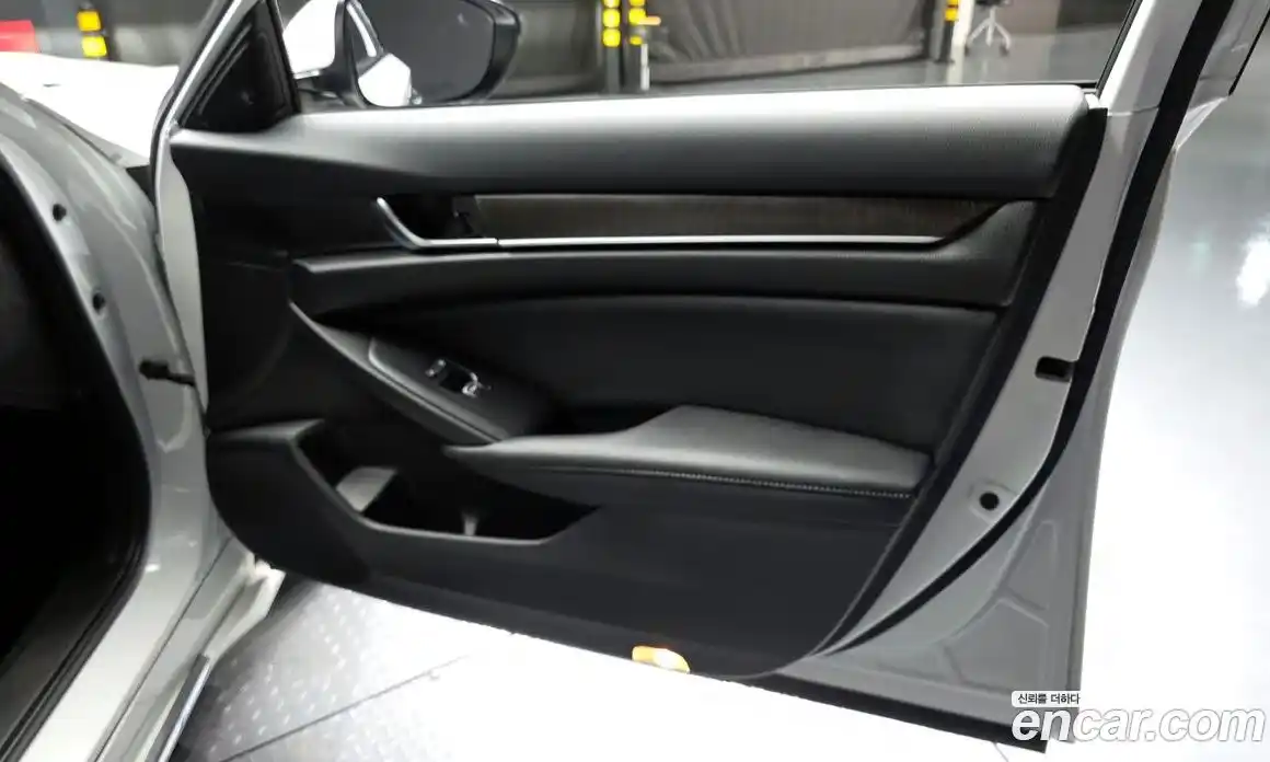 Honda Accord 2022 2.0 автомат (гидро), фото 14