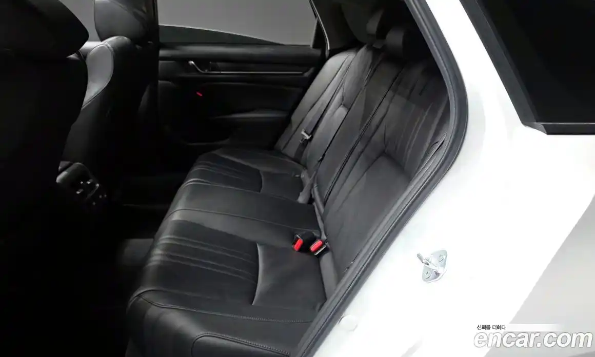 Honda Accord 2022 2.0 автомат (гидро), фото 16
