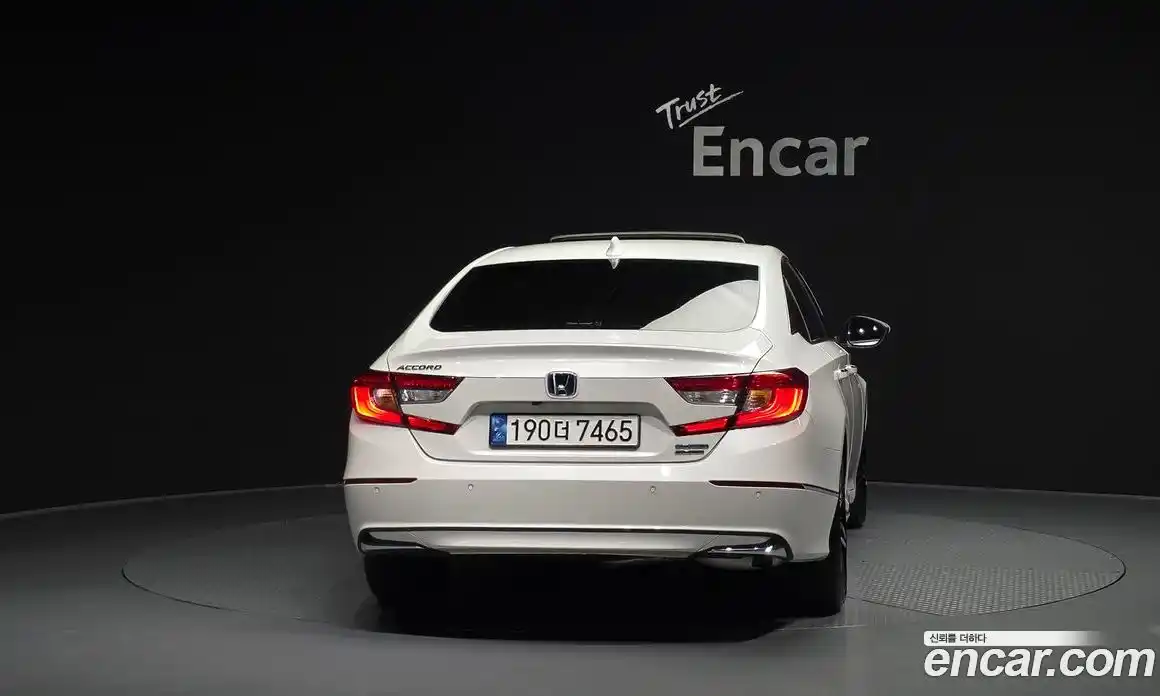 Honda Accord 2022 2.0 автомат (гидро), фото 4