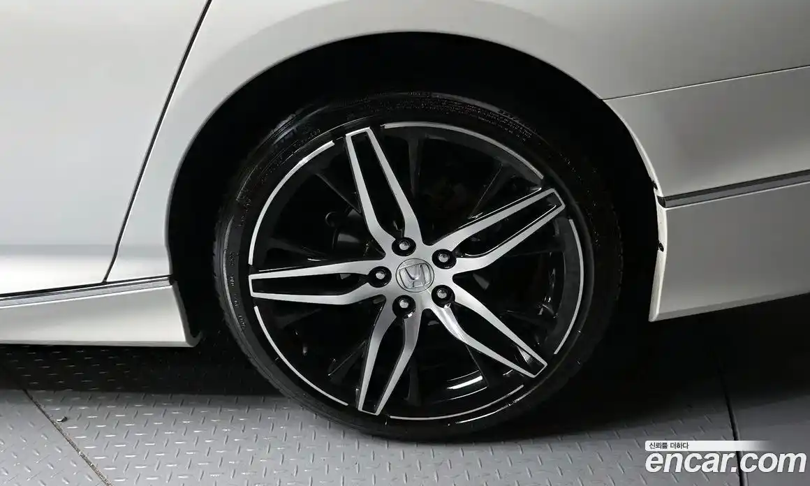 Honda Accord 2022 2.0 автомат (гидро), фото 7