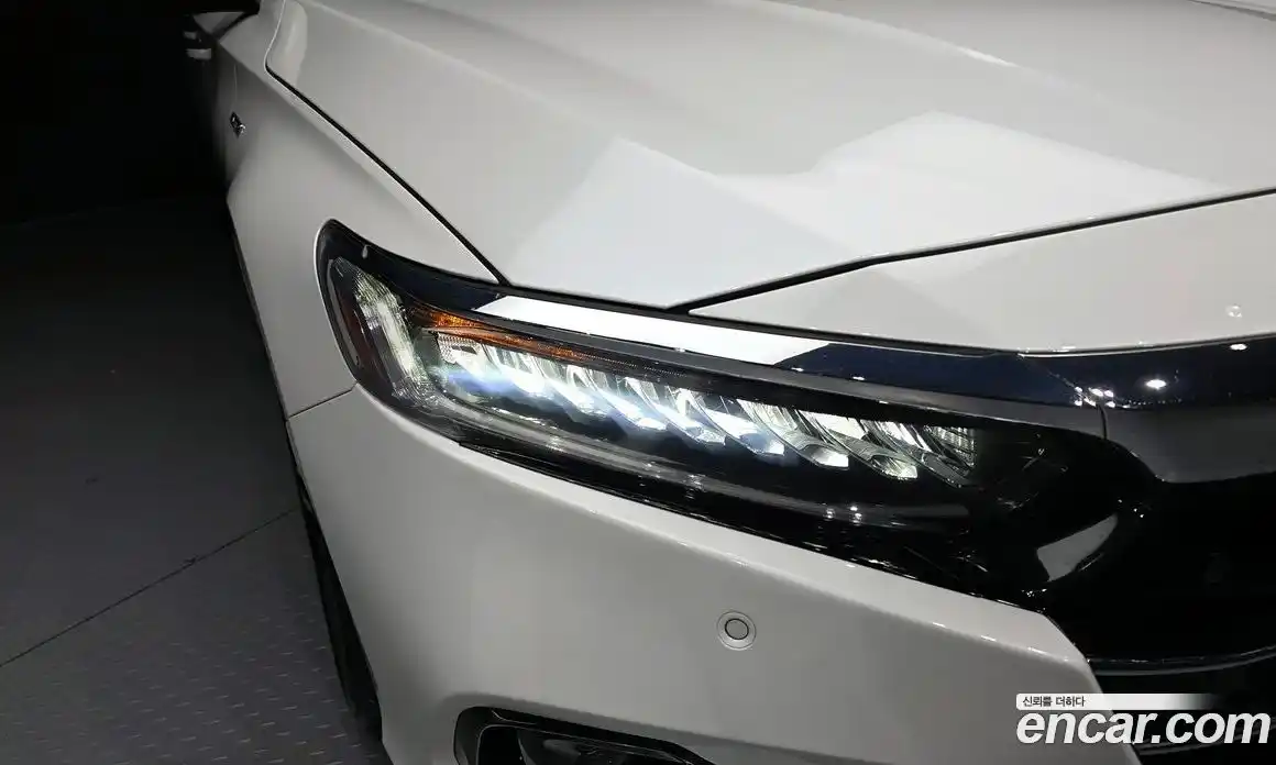 Honda Accord 2022 2.0 автомат (гидро), фото 8