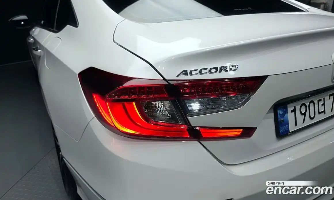 Honda Accord 2022 2.0 автомат (гидро), фото 9