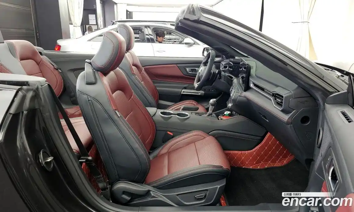 Ford Mustang 2024 5.0 автомат (гидро), фото 17