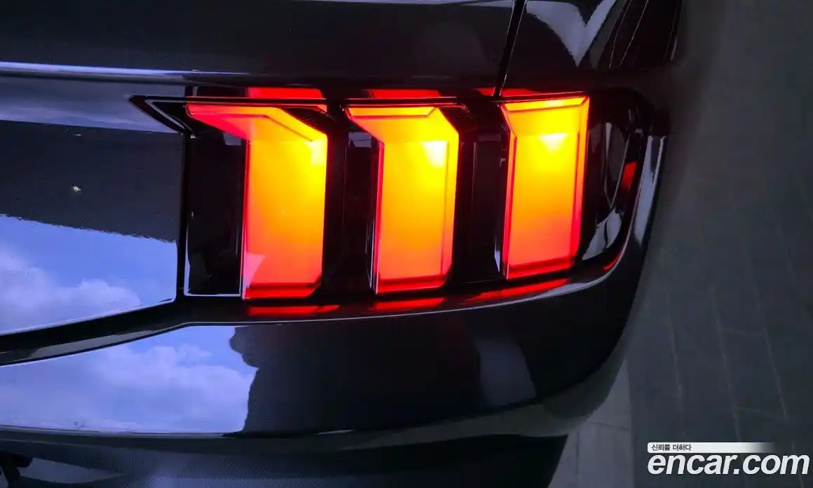 Ford Mustang 2024 5.0 автомат (гидро), фото 9