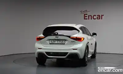 Infiniti Q30 2017 2.0 гидро, миниатюра 3