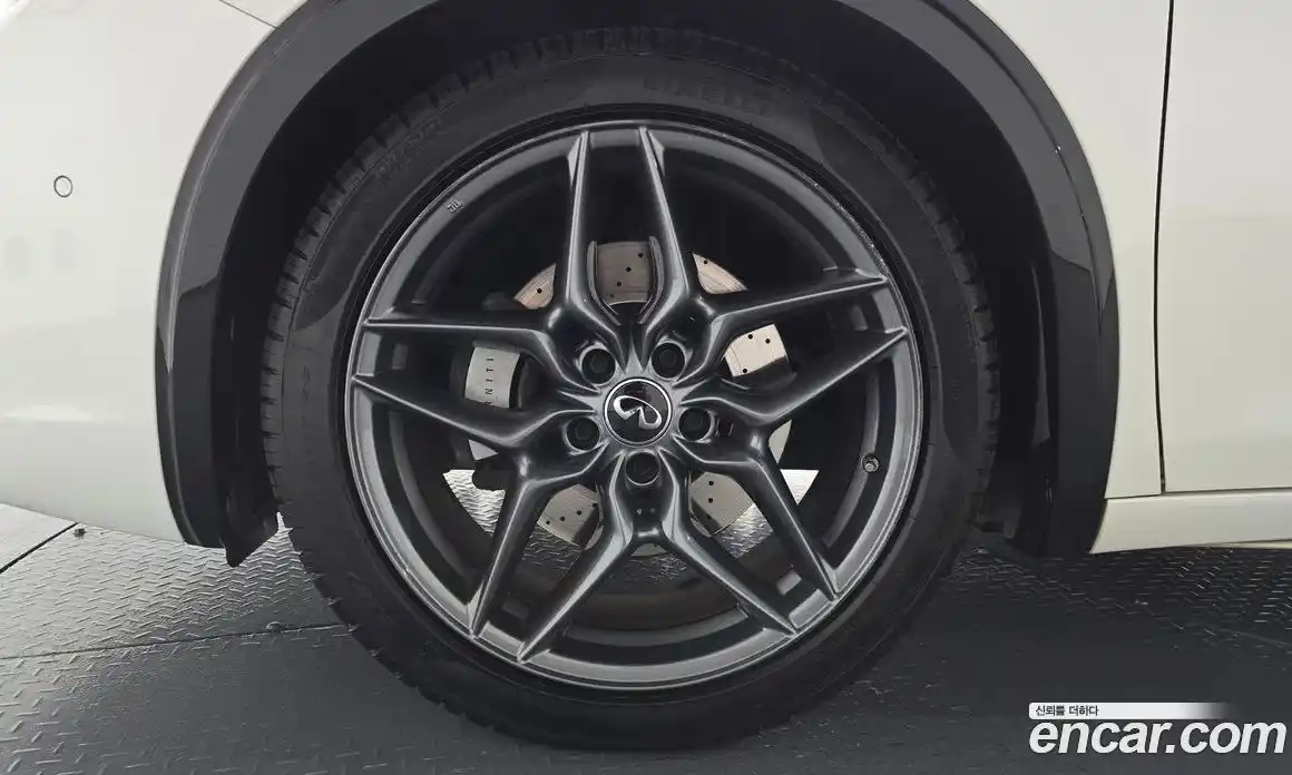 Infiniti Q30 2017 2.0 гидро, фото 4