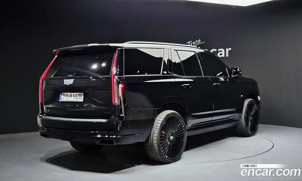 Cadillac Escalade 2022 6.2 гидро, фото 2