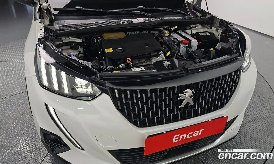 Peugeot 2008 2021 1.5 автомат (гидро), фото 6