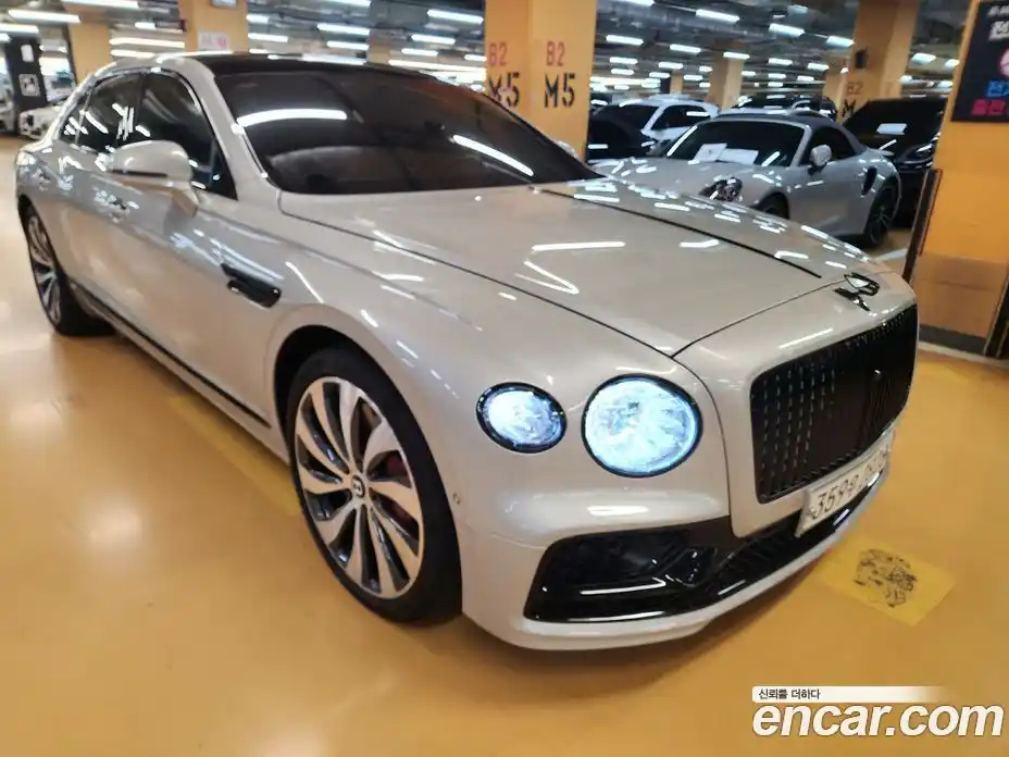 Bentley Flying Spur 2021 4.0 гидро, фото 3