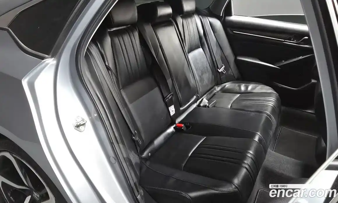 Honda Accord 2018 2.0 автомат (гидро), фото 18