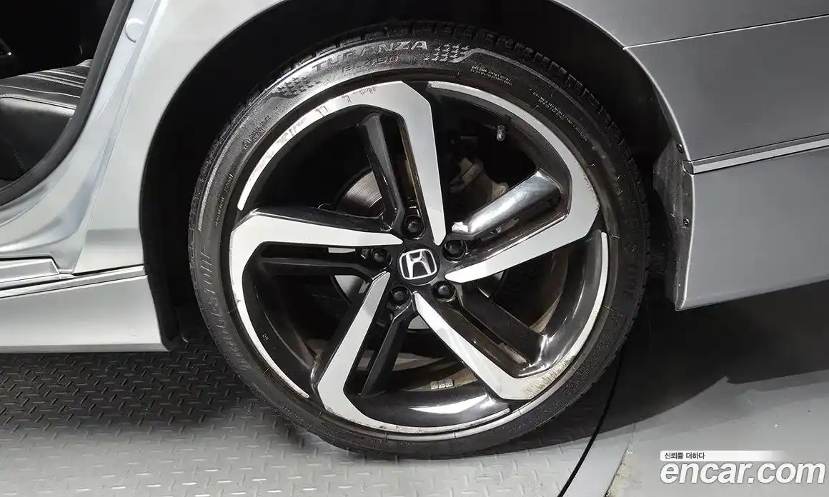 Honda Accord 2018 2.0 автомат (гидро), фото 7