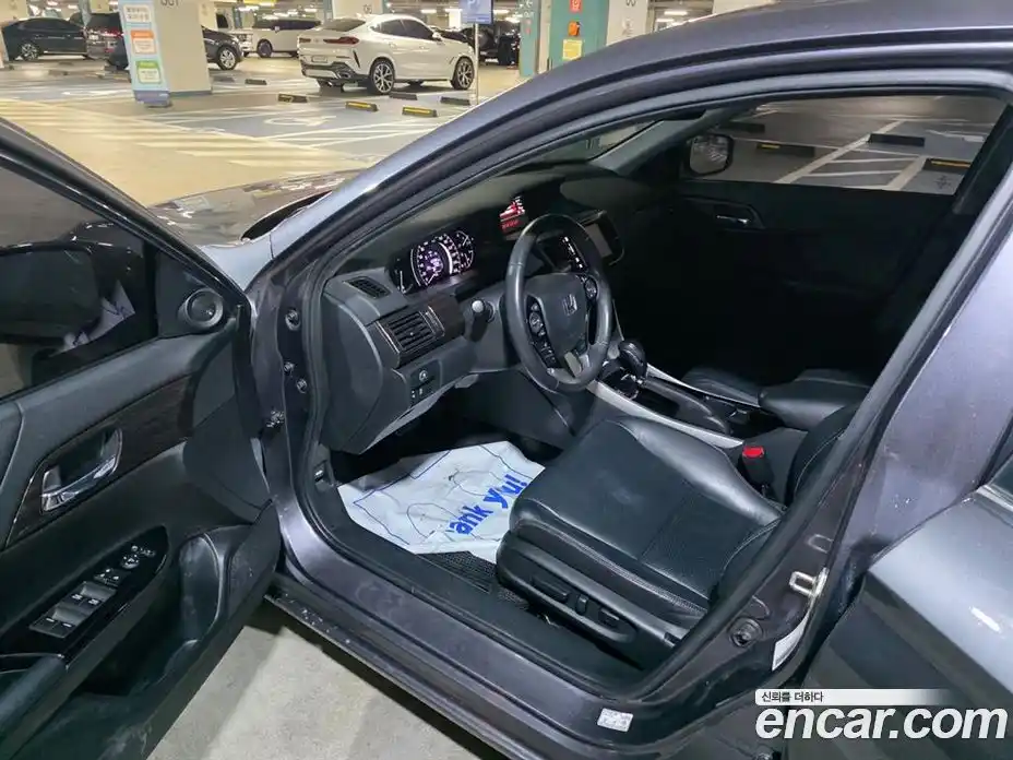 Honda Accord 2016 2.0 автомат (вариатор), фото 5
