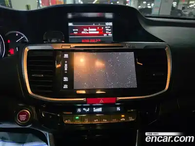 Honda Accord 2016 2.0 автомат (вариатор), миниатюра 9