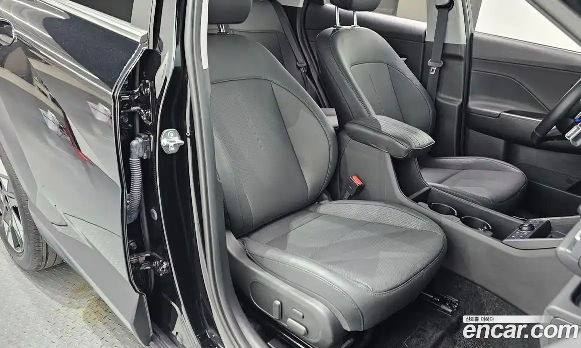 Hyundai Kona 2025 1.6 автомат (гидро), фото 11