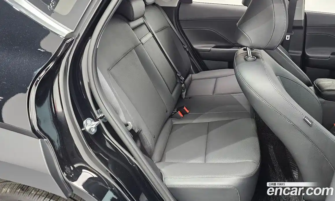 Hyundai Kona 2025 1.6 автомат (гидро), фото 12