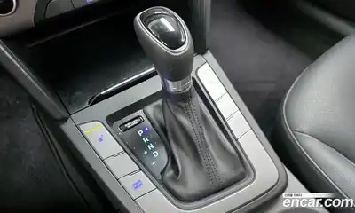 Hyundai Avante 2017 1.6 автомат (гидро), миниатюра 12