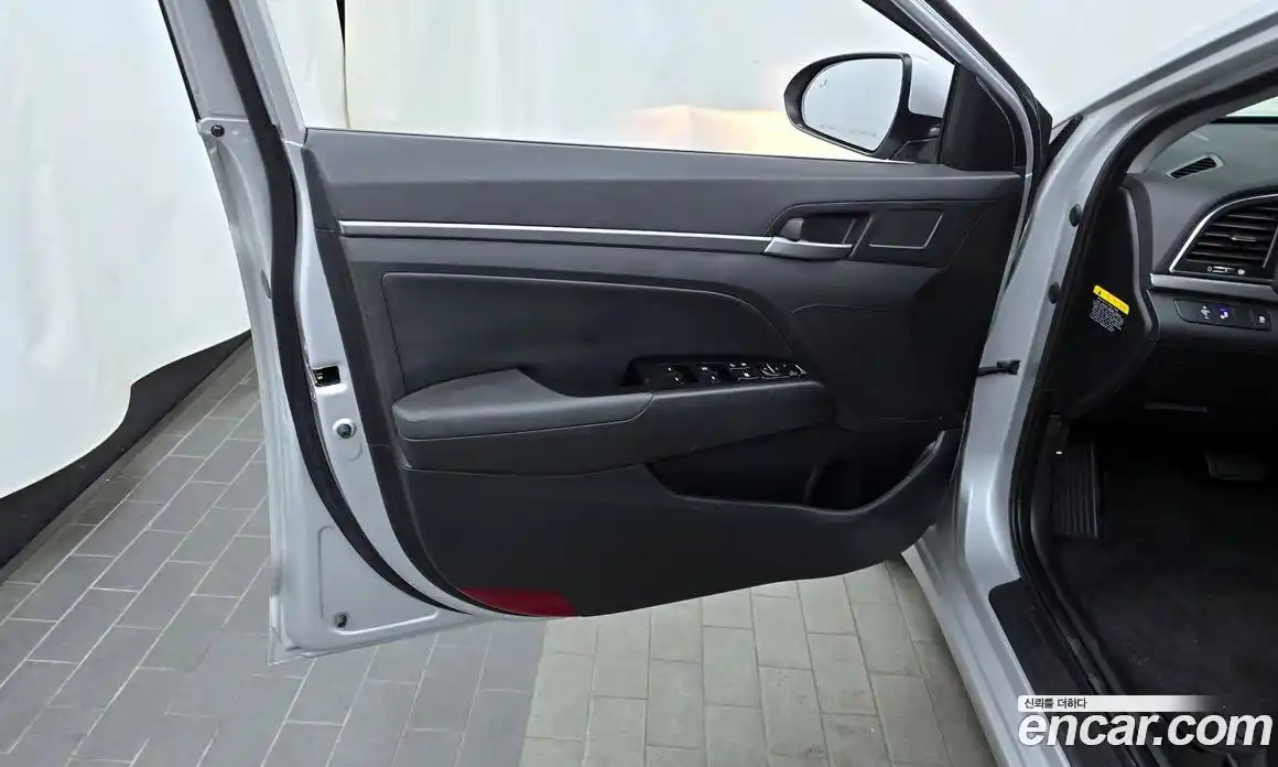 Hyundai Avante 2017 1.6 автомат (гидро), фото 14