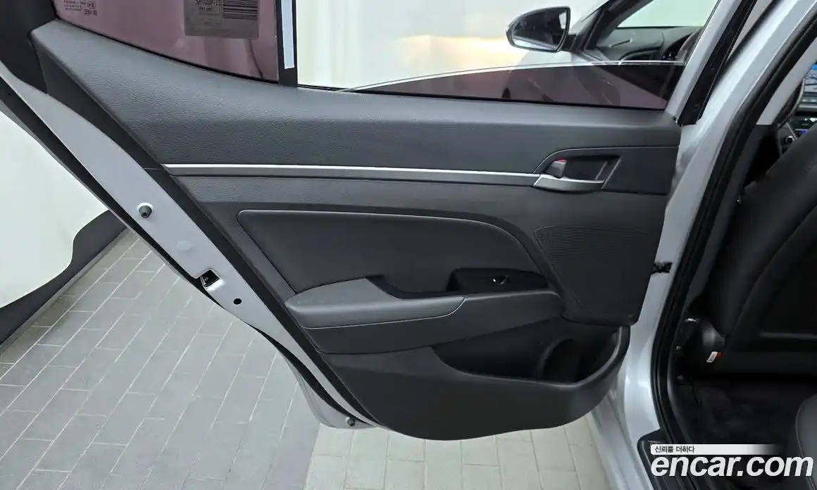 Hyundai Avante 2017 1.6 автомат (гидро), фото 15