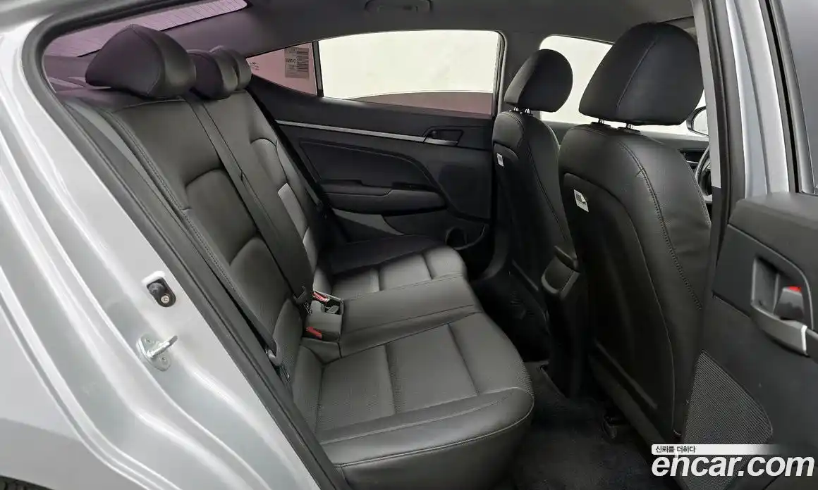 Hyundai Avante 2017 1.6 автомат (гидро), фото 18