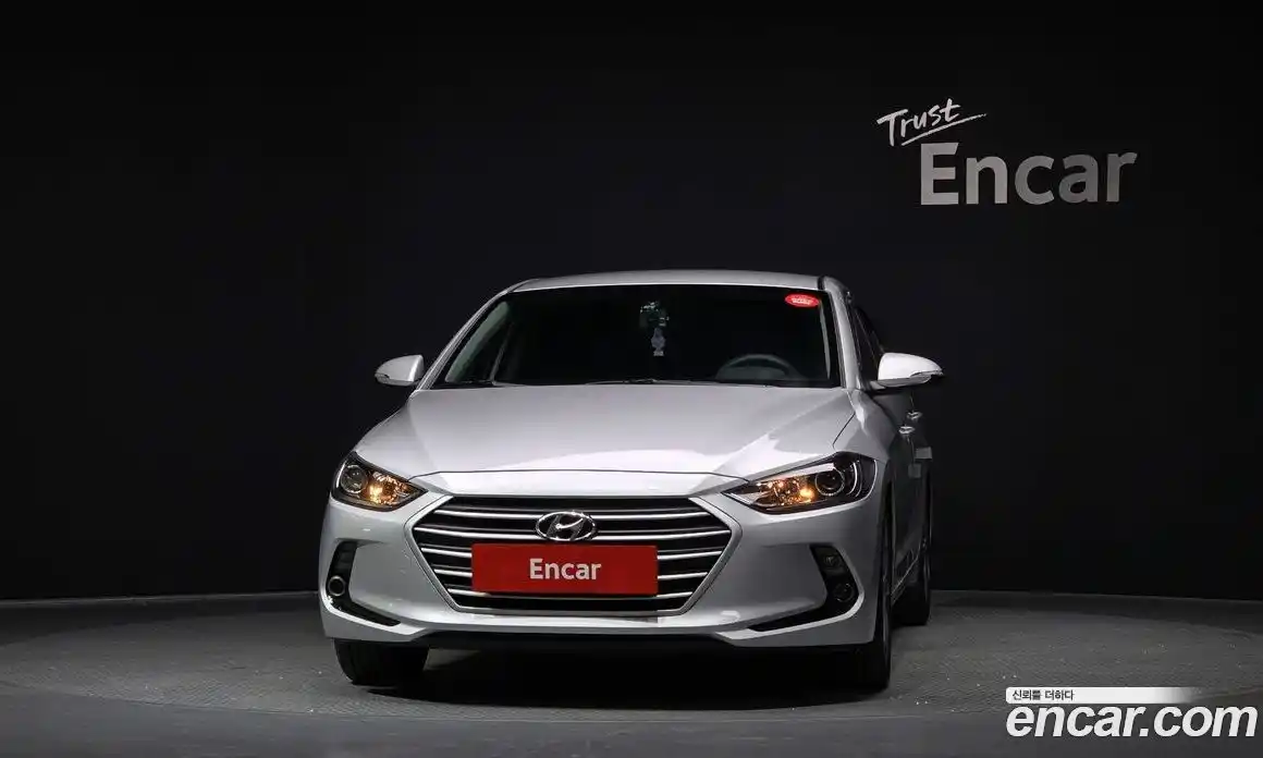 Hyundai Avante 2017 1.6 автомат (гидро), фото 3
