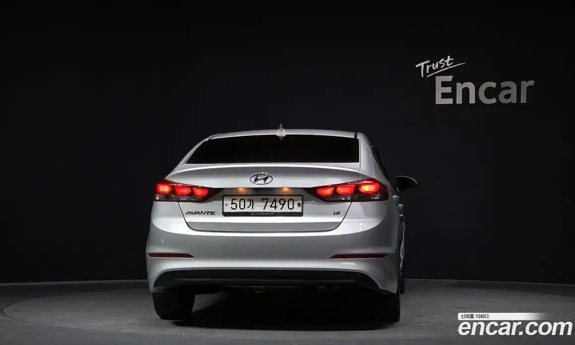 Hyundai Avante 2017 1.6 автомат (гидро), фото 4