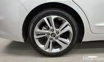 Hyundai Avante 2017 1.6 автомат (гидро), миниатюра 5