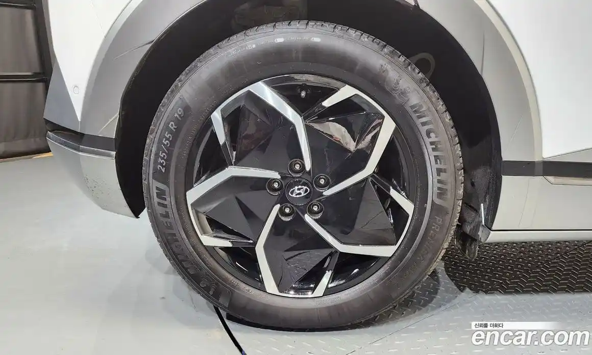 Hyundai Ioniq 5 2023 0.1 гидро, фото 5