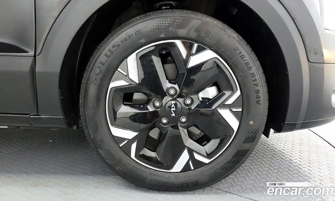 Kia Niro 2023 автомат (гидро), фото 7
