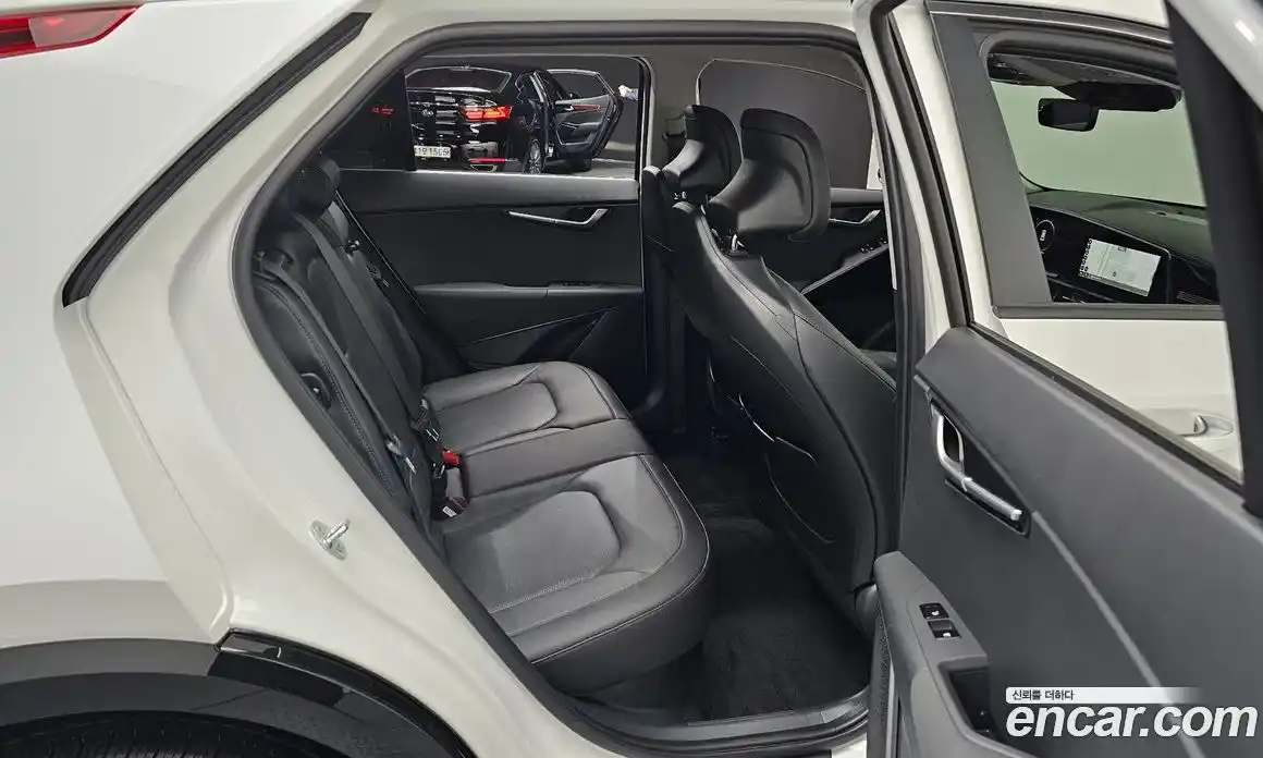 Kia Niro 2024 1.6 автомат (гидро), фото 11