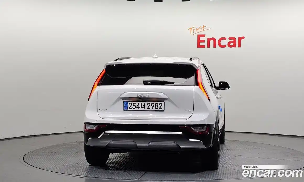 Kia Niro 2024 1.6 автомат (гидро), фото 4