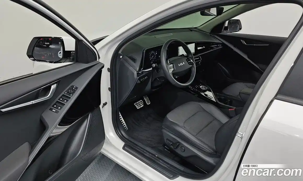 Kia Niro 2024 1.6 автомат (гидро), фото 10