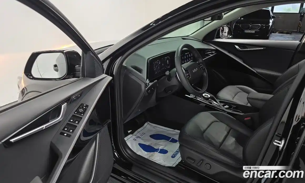 Kia Niro 2023 0.2 автомат (гидро), фото 13