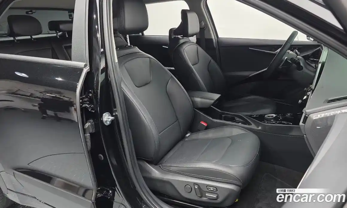 Kia Niro 2023 0.2 автомат (гидро), фото 16