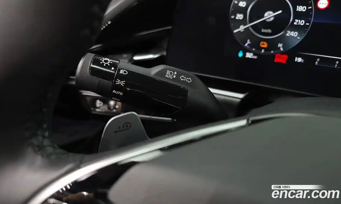 Kia Niro 2023 0.2 автомат (гидро), фото 28