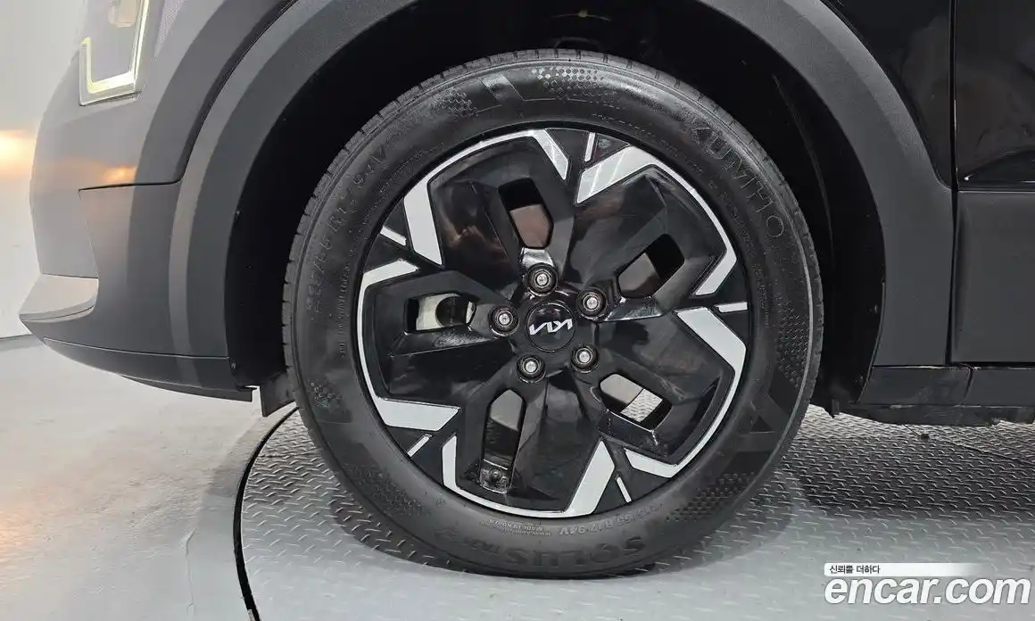 Kia Niro 2023 0.2 автомат (гидро), фото 5