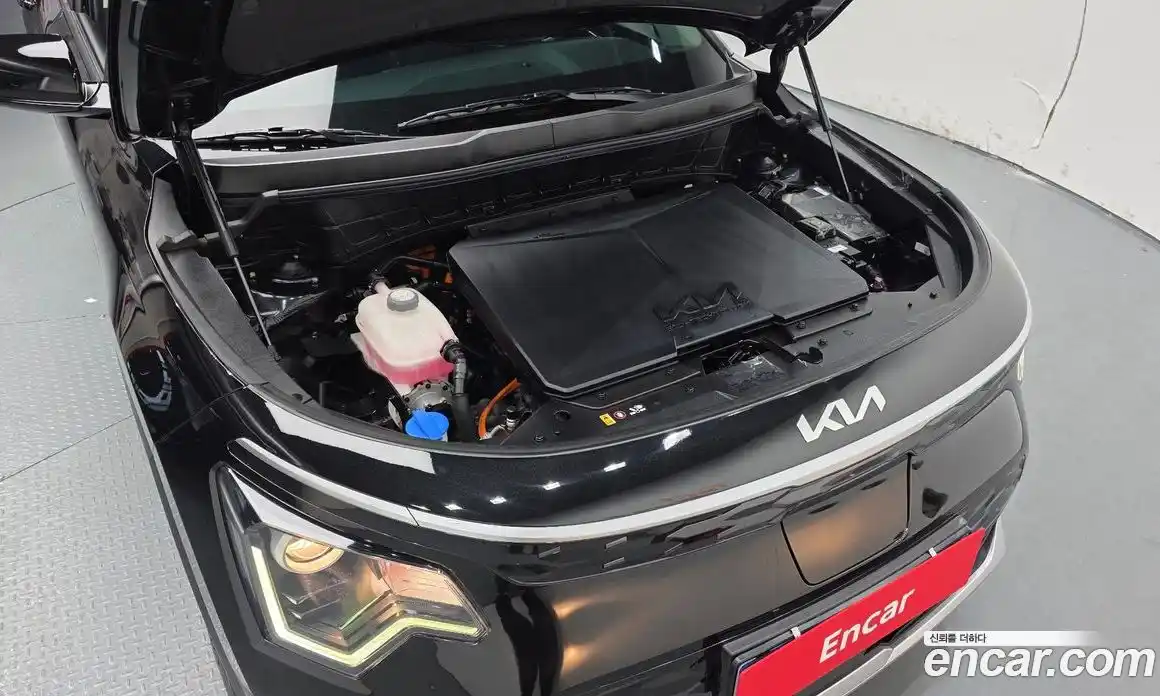 Kia Niro 2023 0.2 автомат (гидро), фото 6