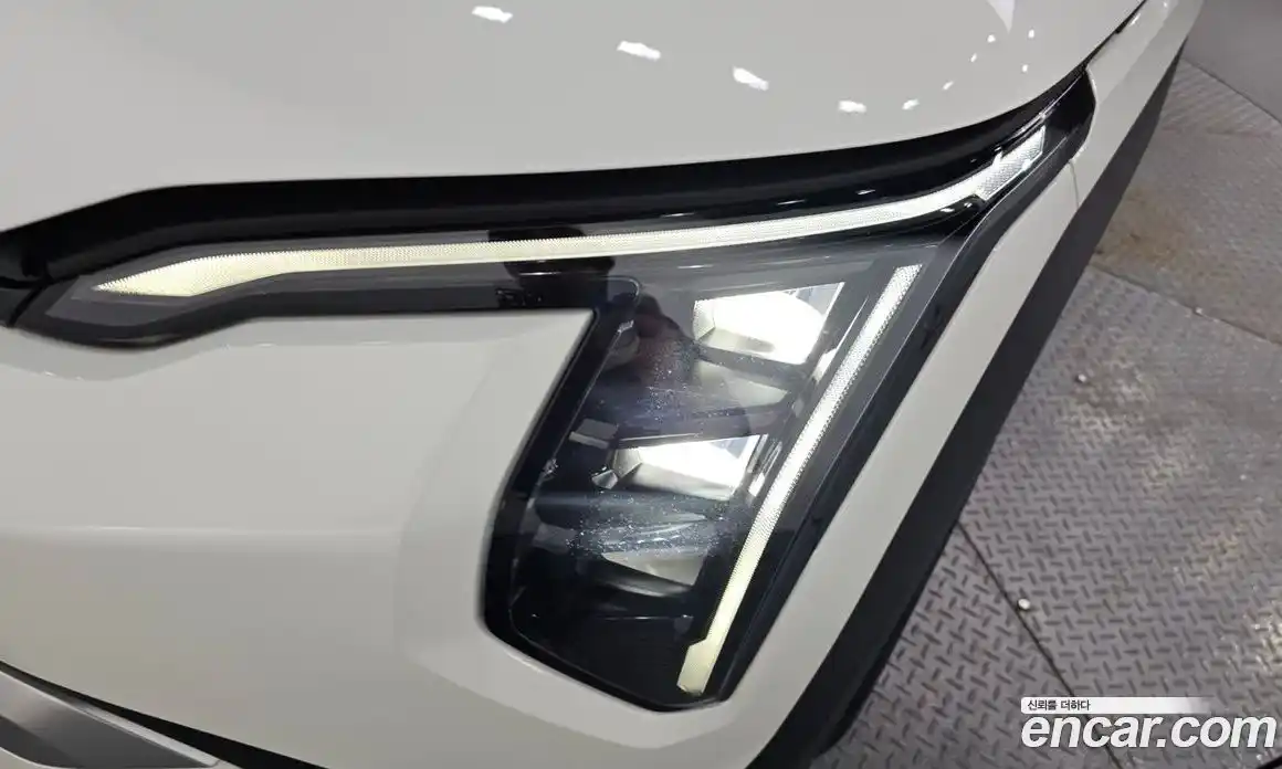 Kia EV3 2024 0.2 автомат (гидро), фото 8