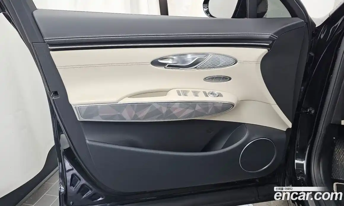 Genesis GV70 2023 2.5 гидро, фото 14