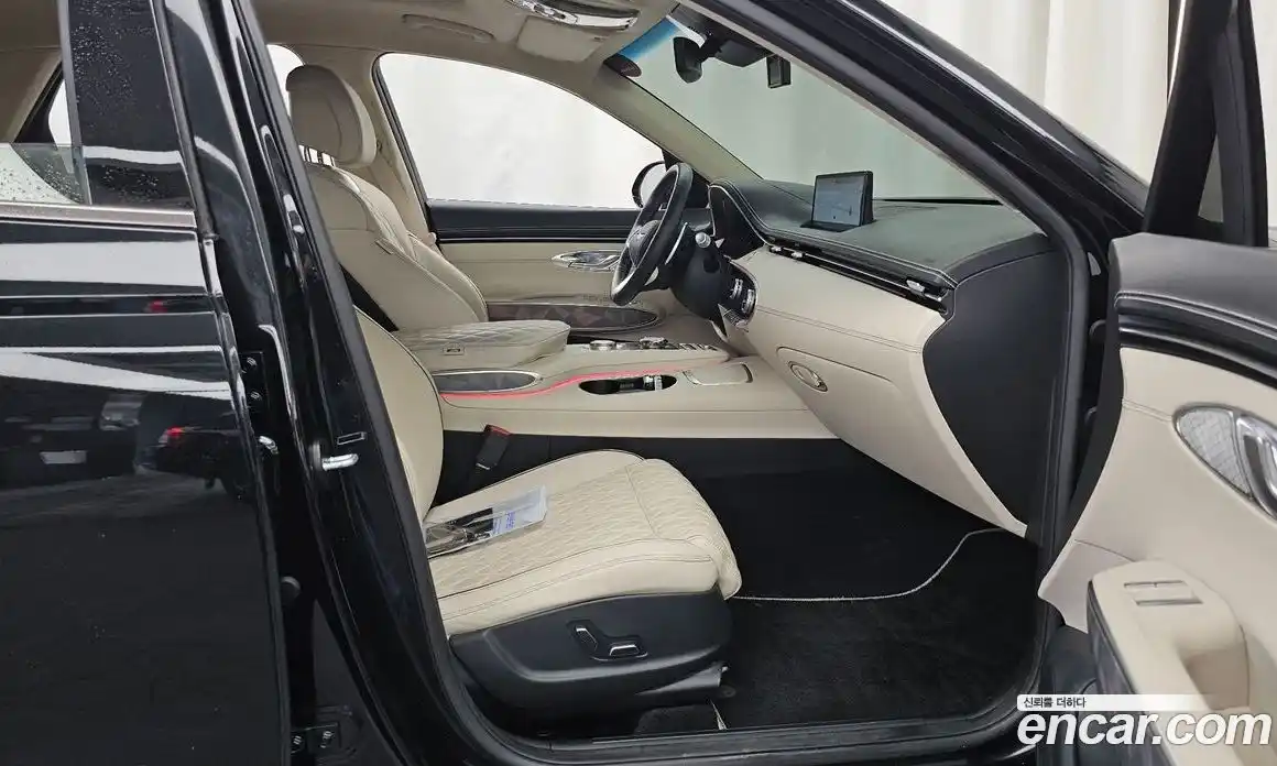 Genesis GV70 2023 2.5 гидро, фото 17